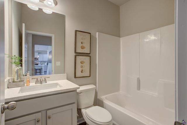 102 Water Run Way, Perry, GA 31069