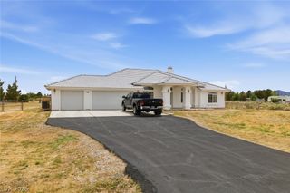381 East Harris Farm Road, Pahrump, NV 89060