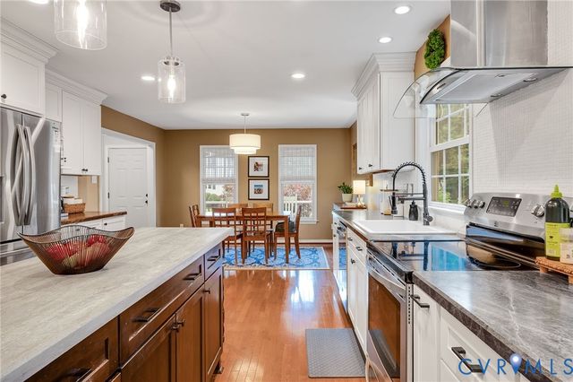 9288 Kings Charter Dr, Mechanicsville, VA 23116