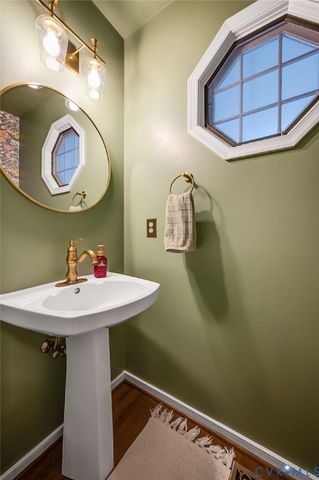 9288 Kings Charter Dr, Mechanicsville, VA 23116