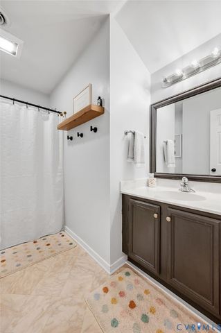 9288 Kings Charter Dr, Mechanicsville, VA 23116