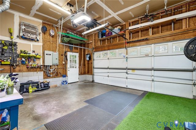 9288 Kings Charter Dr, Mechanicsville, VA 23116