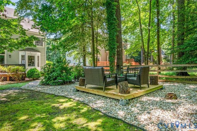 9288 Kings Charter Dr, Mechanicsville, VA 23116
