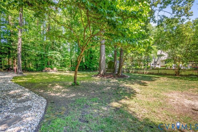 9288 Kings Charter Dr, Mechanicsville, VA 23116