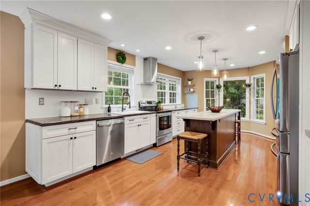 9288 Kings Charter Dr, Mechanicsville, VA 23116