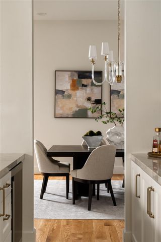 2715 Robinhood Street, West University Place, TX 77005