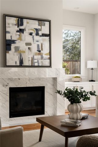 2715 Robinhood Street, West University Place, TX 77005