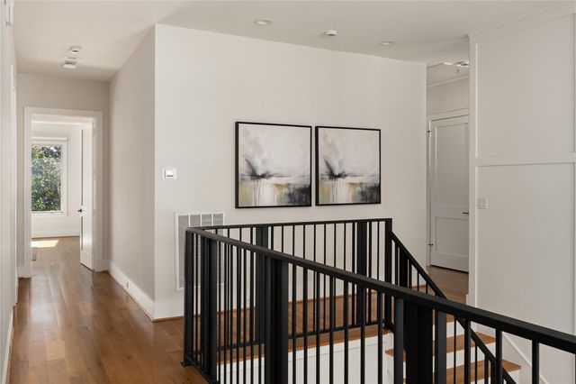 2715 Robinhood Street, West University Place, TX 77005