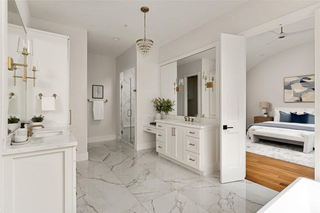 2715 Robinhood Street, West University Place, TX 77005