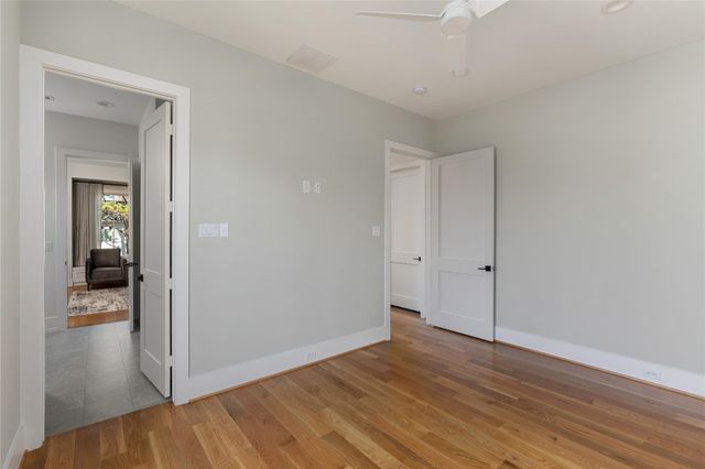 2715 Robinhood Street, West University Place, TX 77005