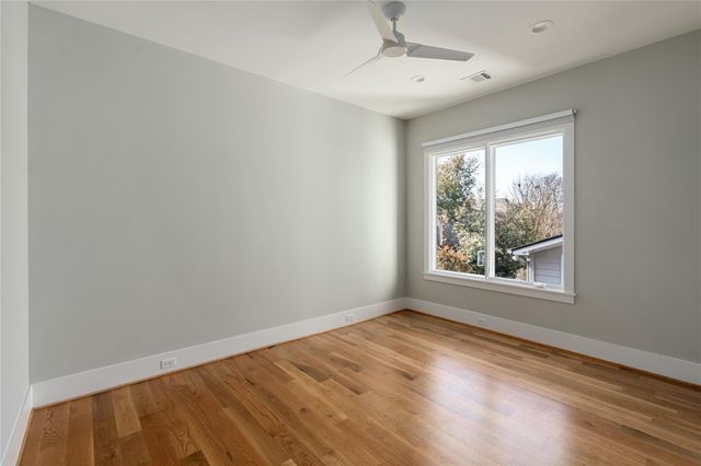 2715 Robinhood Street, West University Place, TX 77005