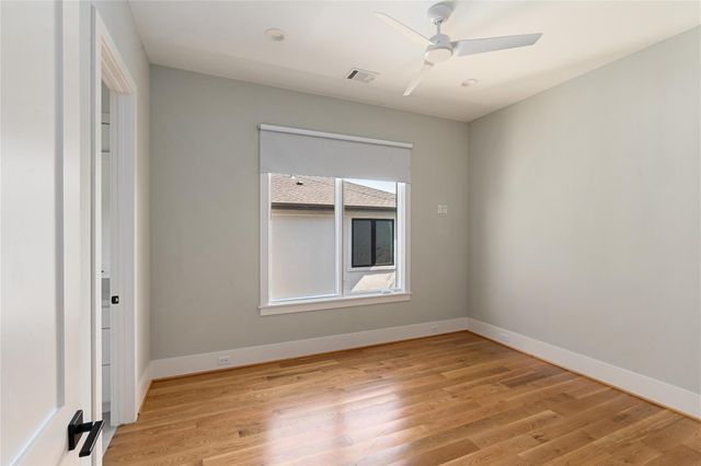 2715 Robinhood Street, West University Place, TX 77005