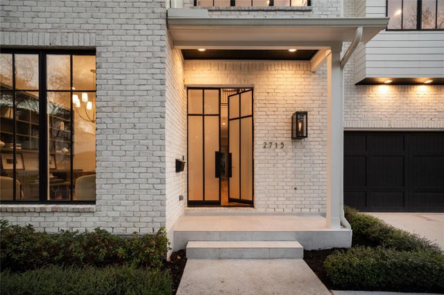 2715 Robinhood Street, West University Place, TX 77005