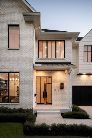 2715 Robinhood Street, West University Place, TX 77005