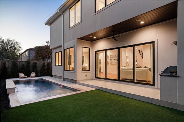 2715 Robinhood Street, West University Place, TX 77005