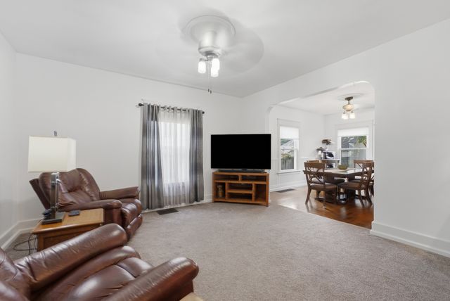 4504 14th Avenue, Rock Island, IL 61201