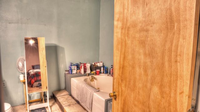 704 Alex Auld, Leakey, TX 78873