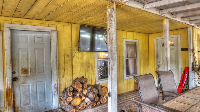 704 Alex Auld, Leakey, TX 78873