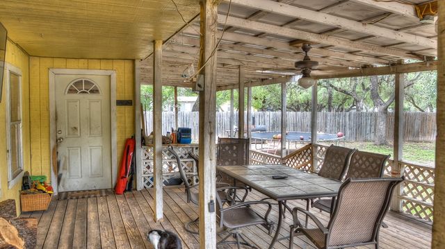 704 Alex Auld, Leakey, TX 78873