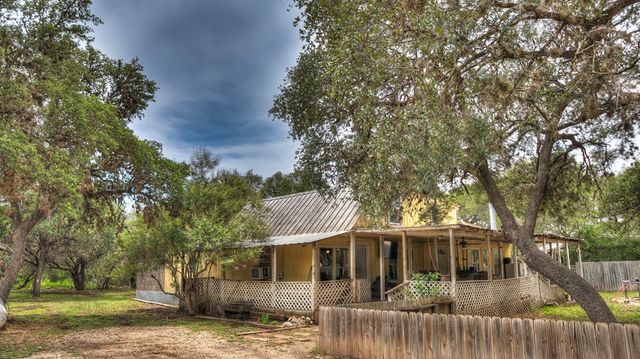 704 Alex Auld, Leakey, TX 78873