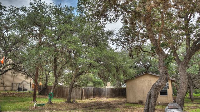704 Alex Auld, Leakey, TX 78873