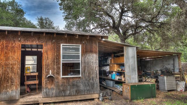 704 Alex Auld, Leakey, TX 78873