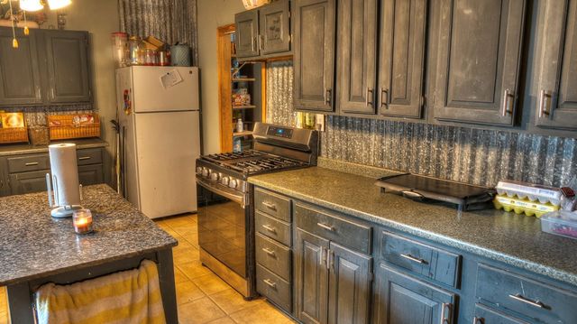 704 Alex Auld, Leakey, TX 78873