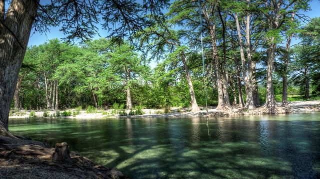 704 Alex Auld, Leakey, TX 78873