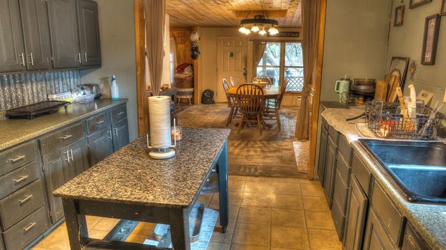 704 Alex Auld, Leakey, TX 78873