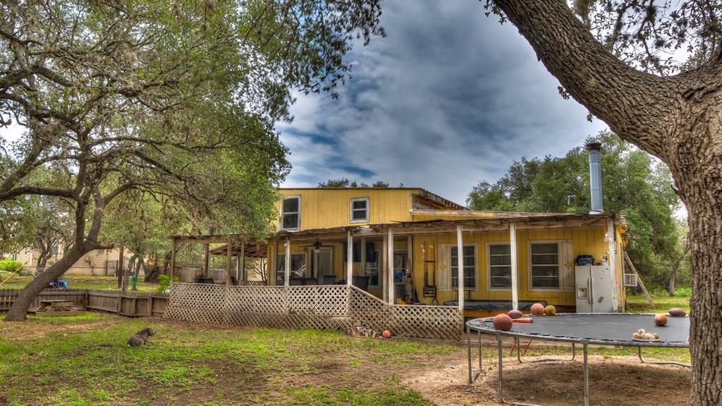 704 Alex Auld, Leakey, TX 78873