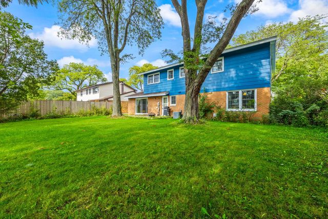 910 LONSDALE Road, Elk Grove Village, IL 60007