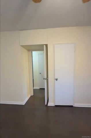 2710 Parsons Boulevard 2F, Flushing, NY 11354