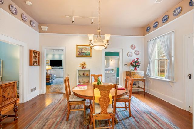 175 N 3rd Street, Jacksonville, OR 97530