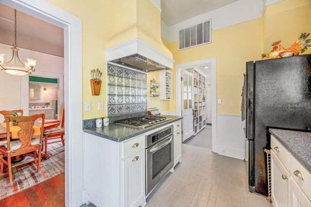 175 N 3rd Street, Jacksonville, OR 97530
