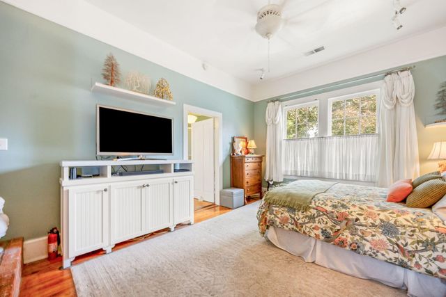 175 N 3rd Street, Jacksonville, OR 97530