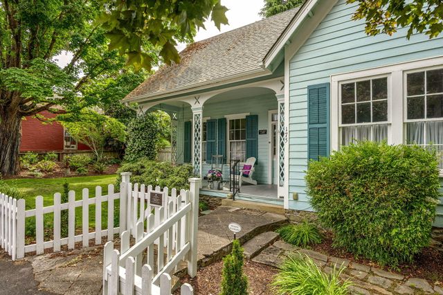 175 N 3rd Street, Jacksonville, OR 97530