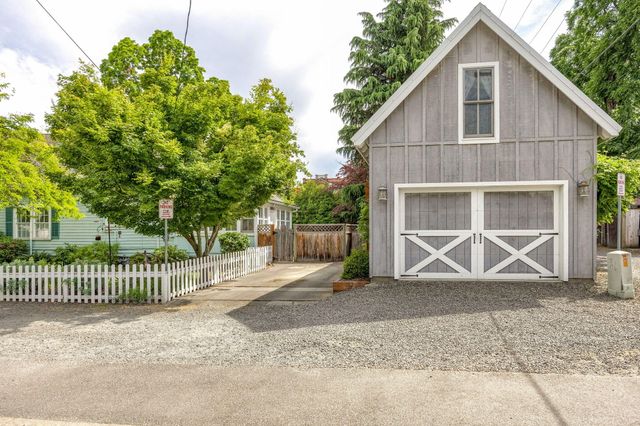 175 N 3rd Street, Jacksonville, OR 97530