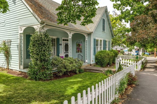 175 N 3rd Street, Jacksonville, OR 97530