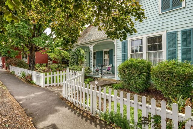 175 N 3rd Street, Jacksonville, OR 97530