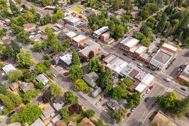 175 N 3rd Street, Jacksonville, OR 97530