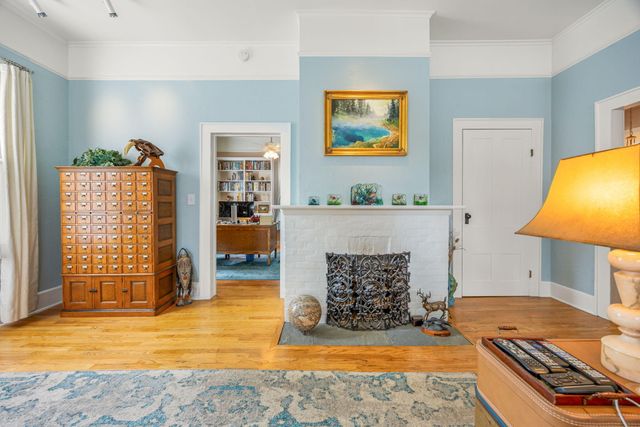 175 N 3rd Street, Jacksonville, OR 97530