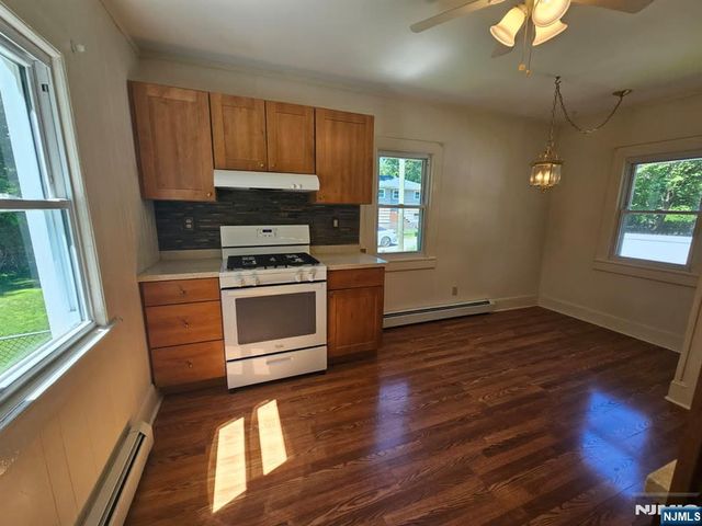116 Railroad Avenue, Mahwah, NJ 07430