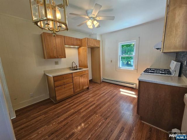 116 Railroad Avenue, Mahwah, NJ 07430