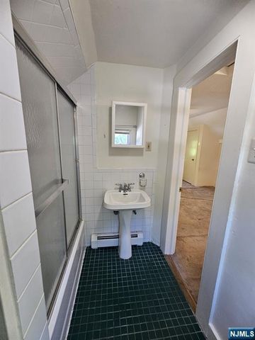 116 Railroad Avenue, Mahwah, NJ 07430