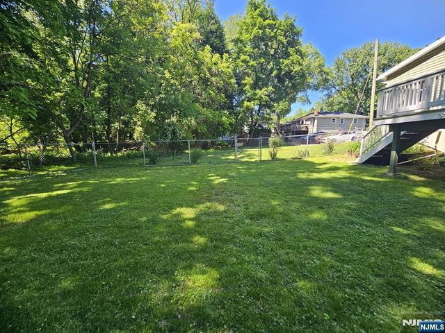 116 Railroad Avenue, Mahwah, NJ 07430