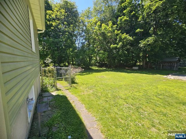 116 Railroad Avenue, Mahwah, NJ 07430