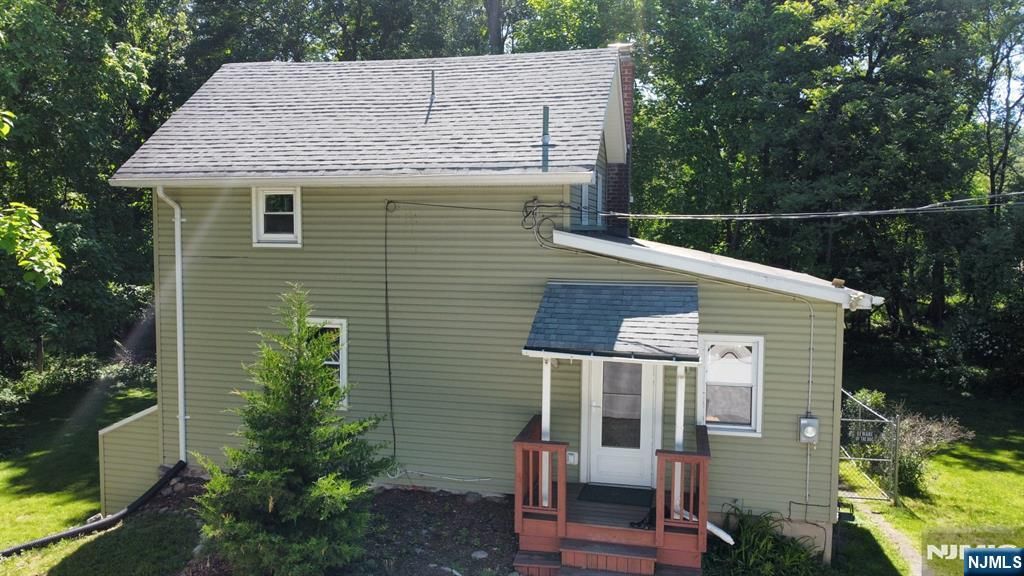 116 Railroad Avenue, Mahwah, NJ 07430