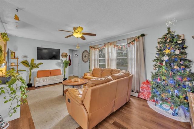 1398 5TH AVE, Deland, FL 32724