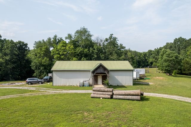 2300 Lee Rd, Spring Hill, TN 37174