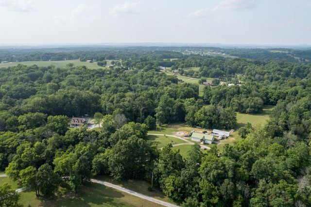 2300 Lee Rd, Spring Hill, TN 37174